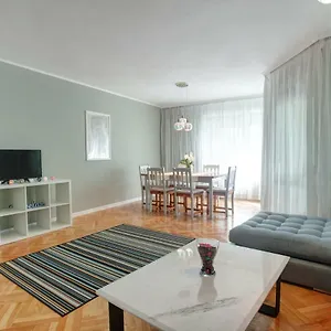 Spacious Flat Close To The American Embassy Sofia